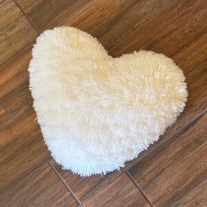 LIKE NEW Pottery Barn Teen Cloud Faux Fur Heart Pillow